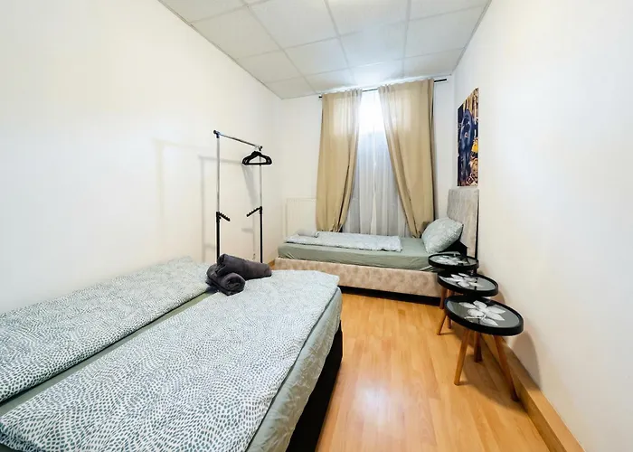 Comfortable 2br With Living In For Long Daire *