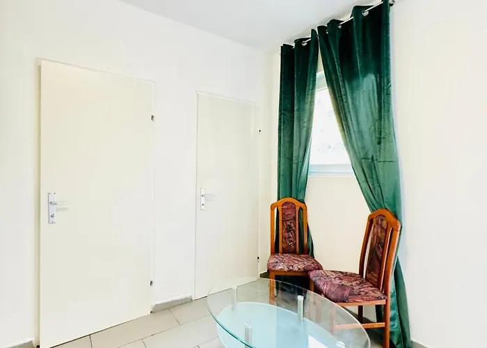 Comfortable 2br With Living In For Long * Viyana