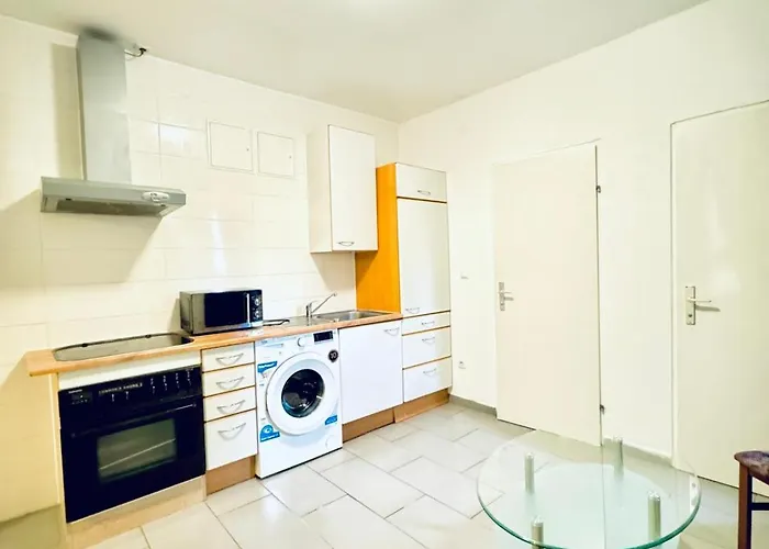 Comfortable 2br With Living In For Long * Vienna