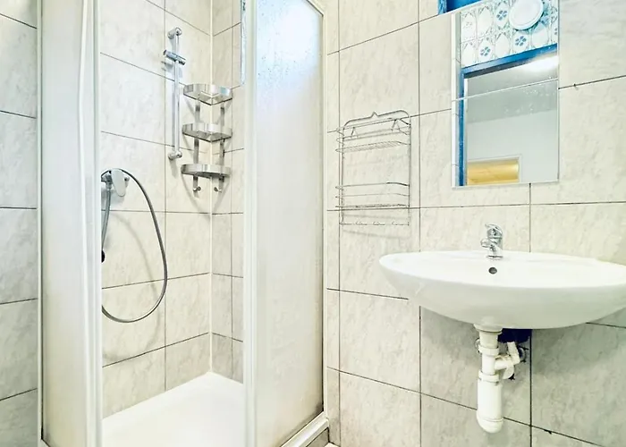 Comfortable 2br With Living In For Long Apartment Vienna